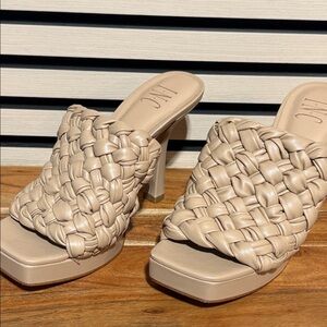 🛍️  INC International Concepts Women's Beige Woven Mules